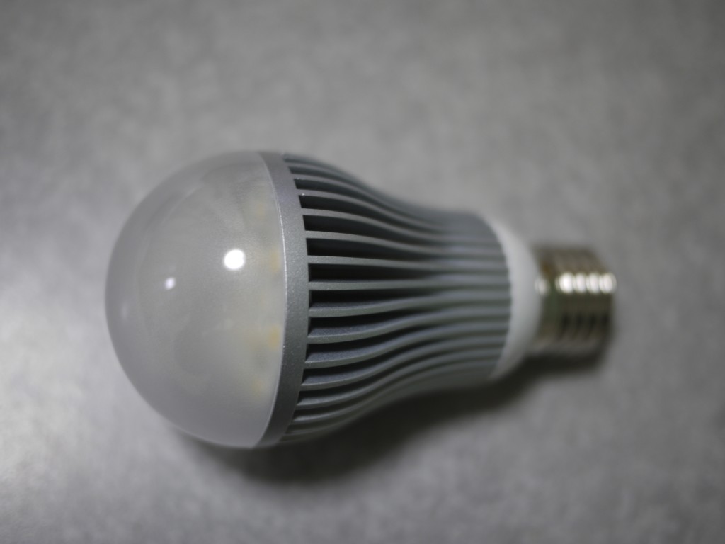 ヴィーナス ボール (60W相当) 昼光色 スモーク 実体 ヴィーナス ボール (60W相当) 昼光色 スモーク 実体