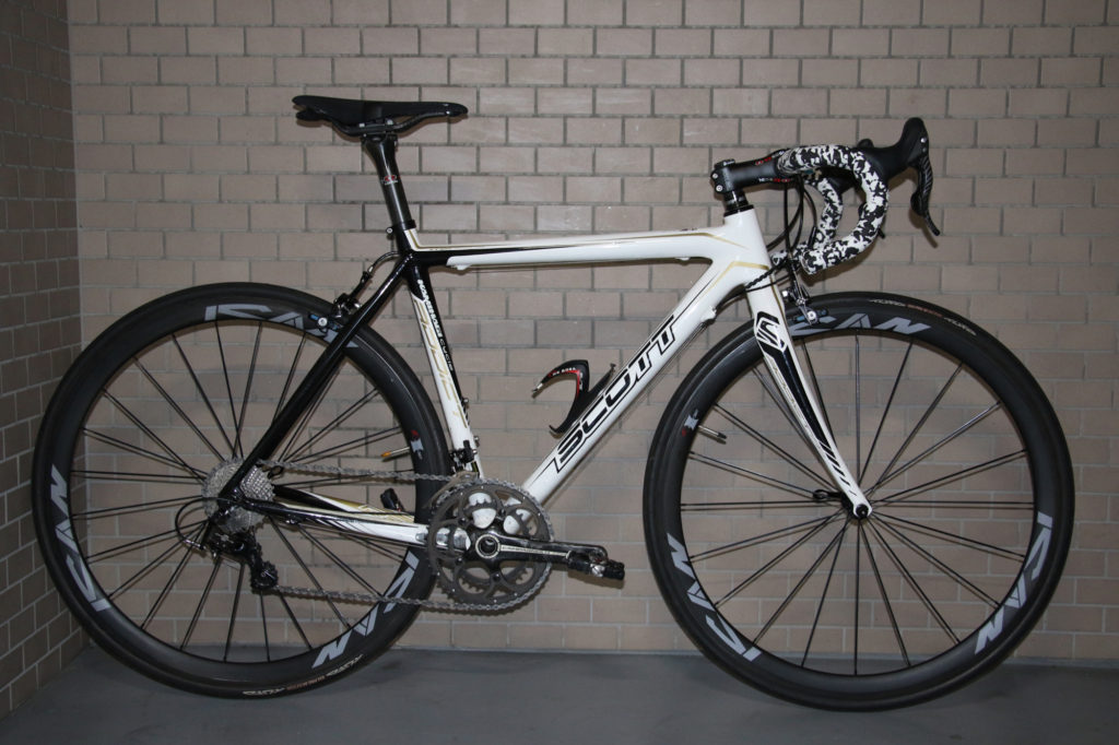 SCOTT ADDICT + Campagnolo Chorus