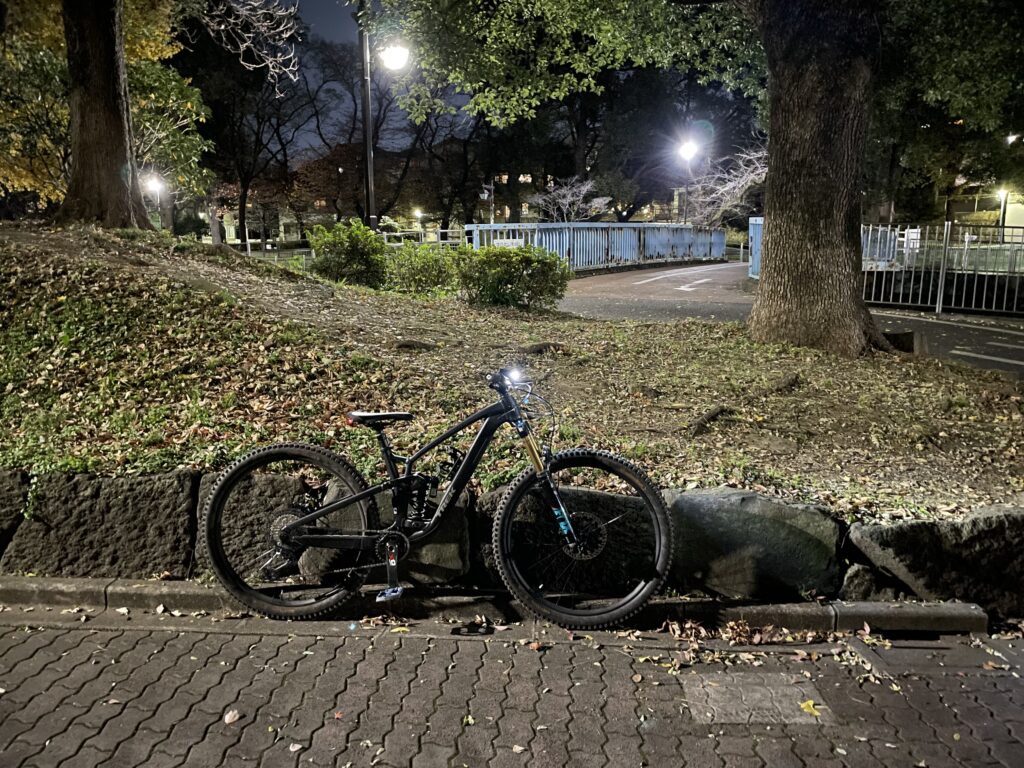 フロントを上げて下りてみた