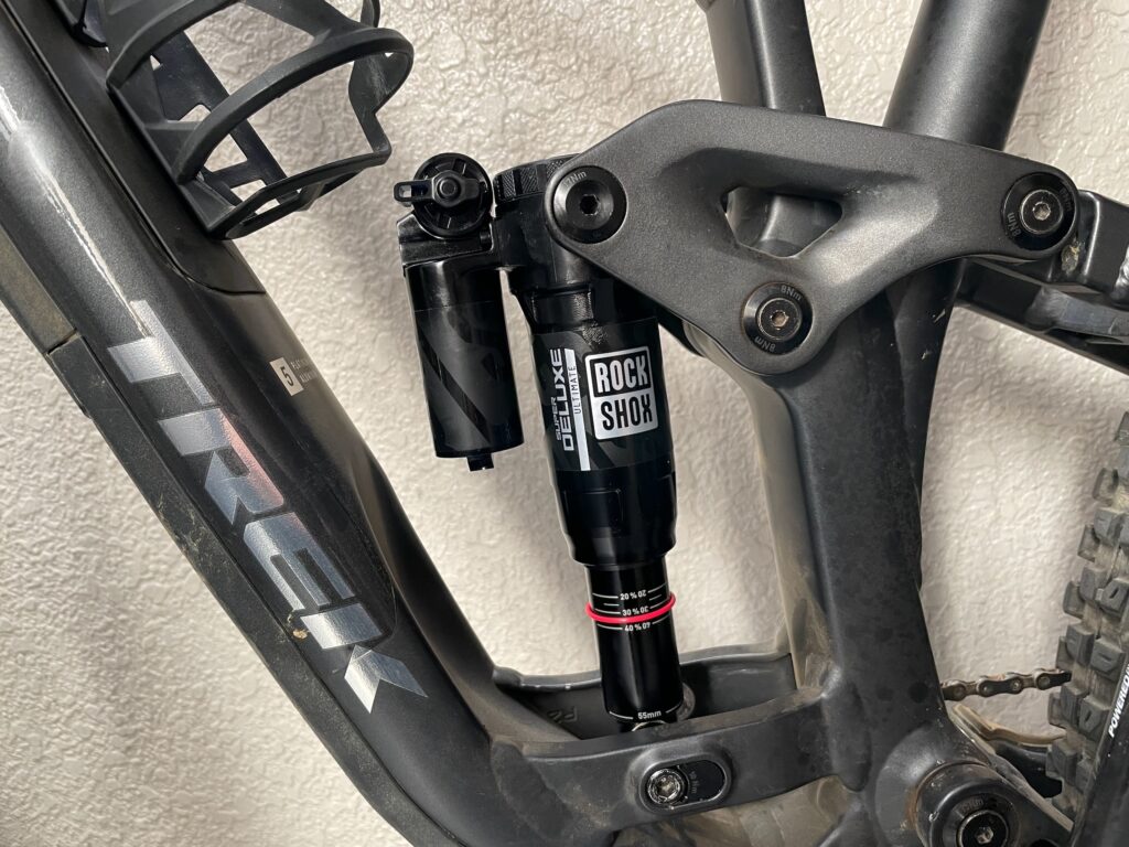 ROCK SHOX SUPER DELUX ULTIMATE 取り付け成功