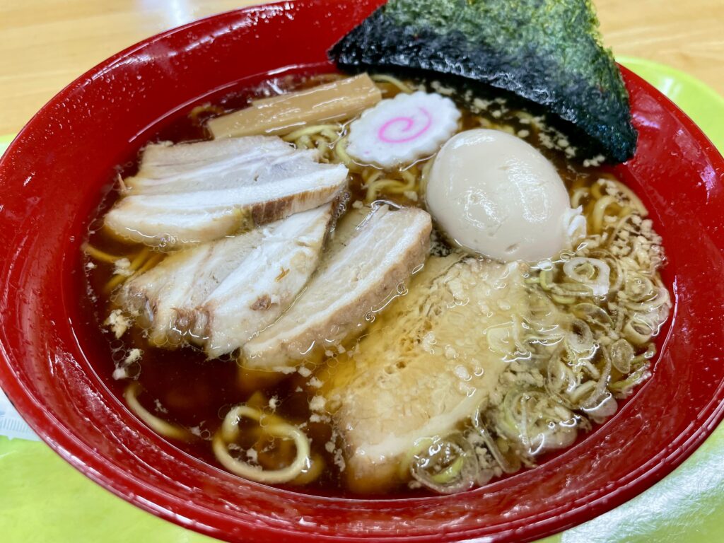 煮干しチャーシュー麺大盛り