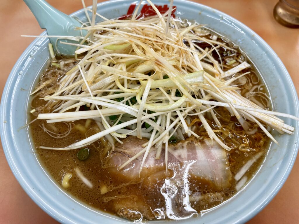 山岡家の焦がし醤油ラーメン大盛り + ねぎ