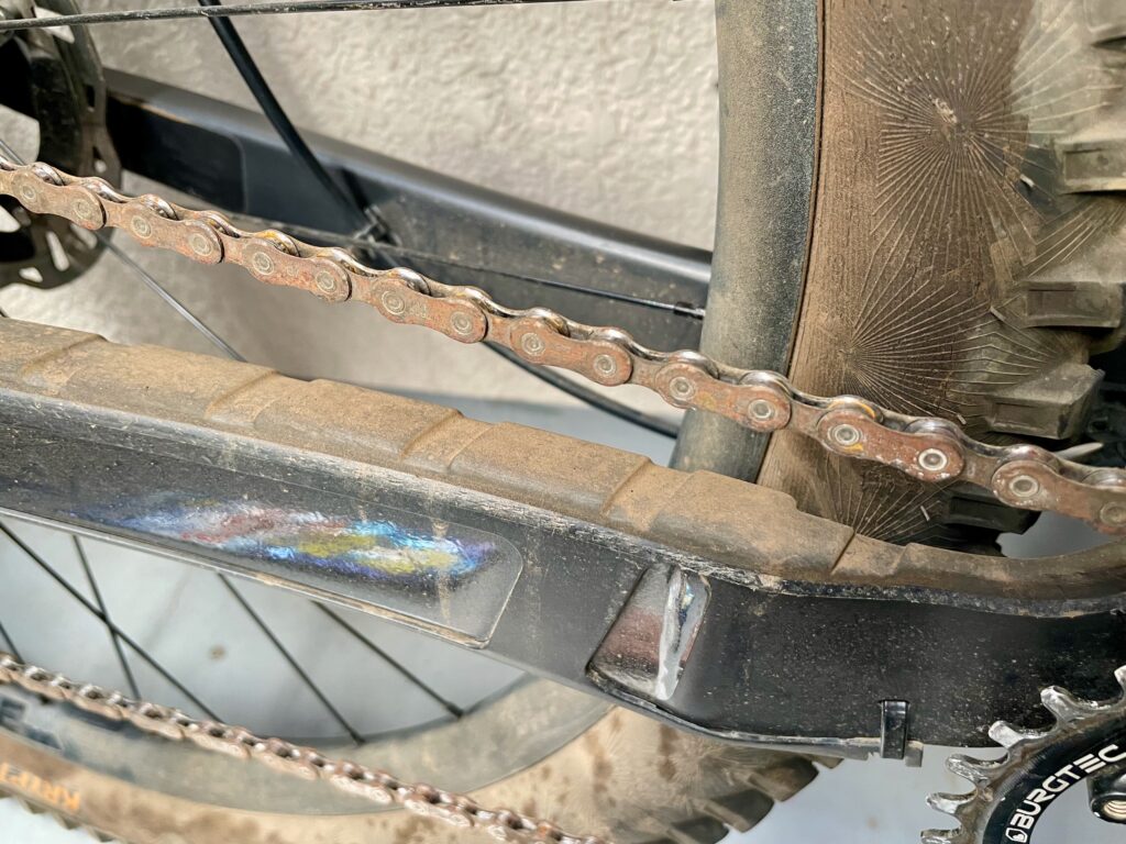 チェーン完璧に錆びてる