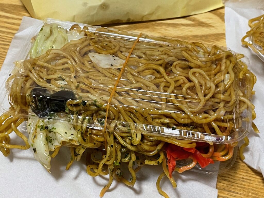 やきそば超大盛り