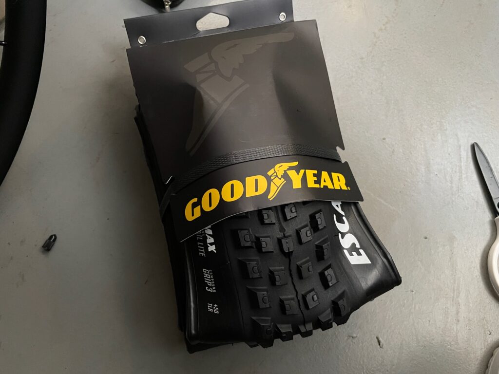 Good Year Escape 29 x 2.4