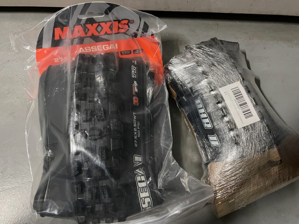 MAXXIS タイヤ