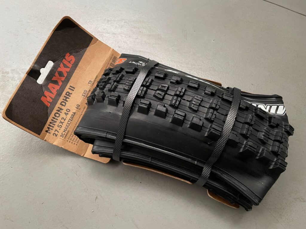 MAXXIS(マキシス) ミニオンDHR2 27.5x2.40 WT MaxxTerra 3C/EXO