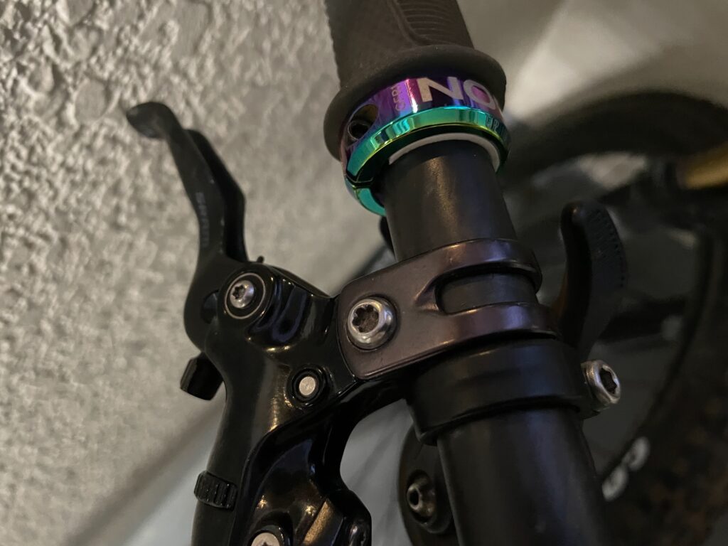 右ブレーキはあっさり完了