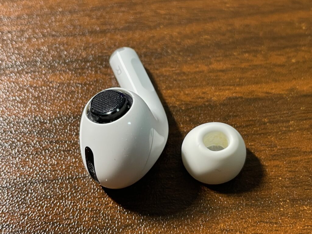 イヤピースが耳の中に残ってた