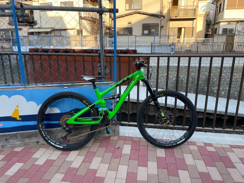 川の上流で折り返し