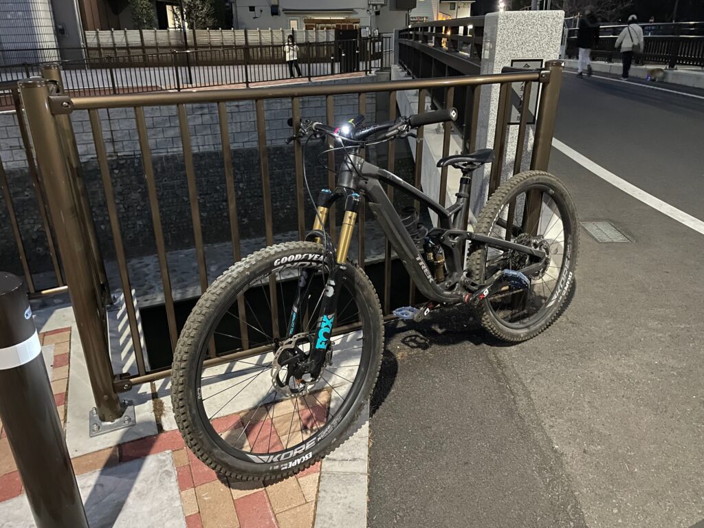 上流の公園まで