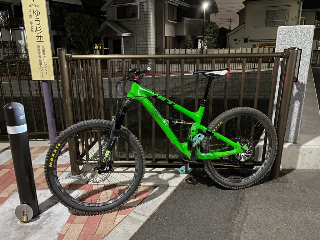 上流の公園まで