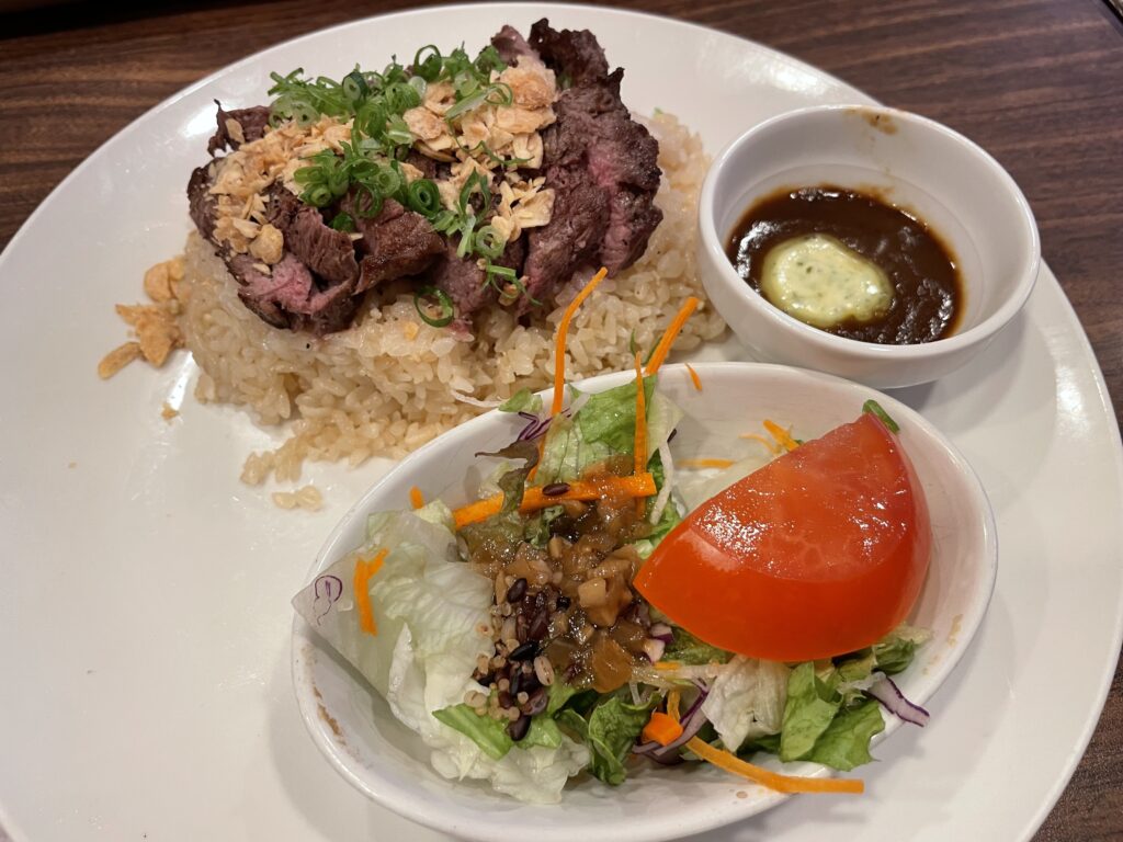 ガーリックライス+ミスジステーキ