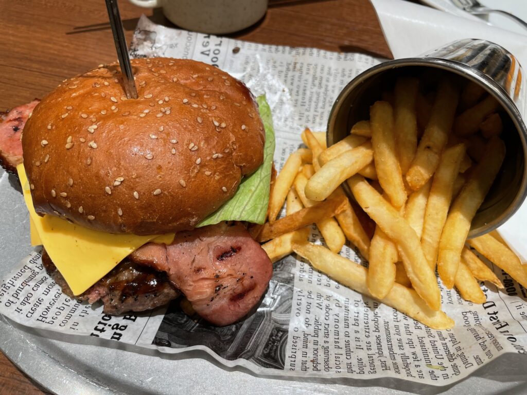 メイン料理はハンバーガー