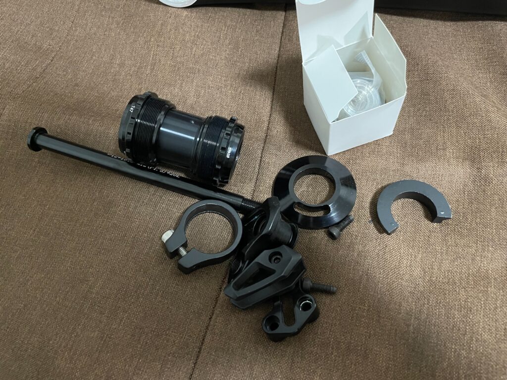 各種パーツ