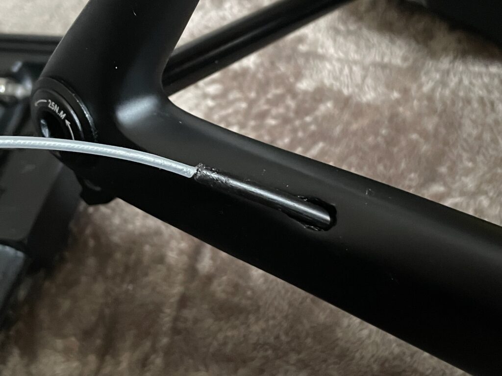 アウターケーブルを通すことができた