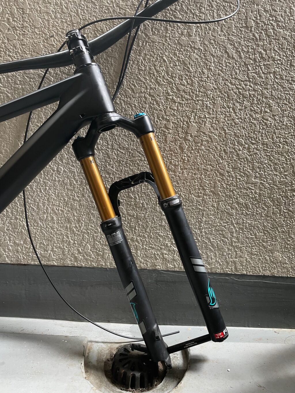 フォークはあっさり装着できました
