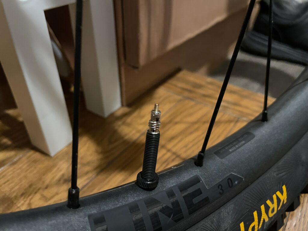 新品のバルブコア