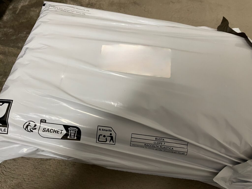 TEMUからの荷物